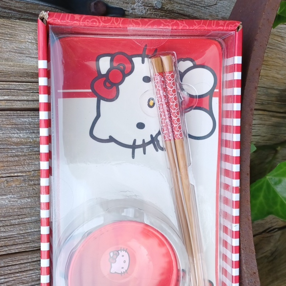 Hello Kitty Sushi Plate, Bowl and Chopsticks
